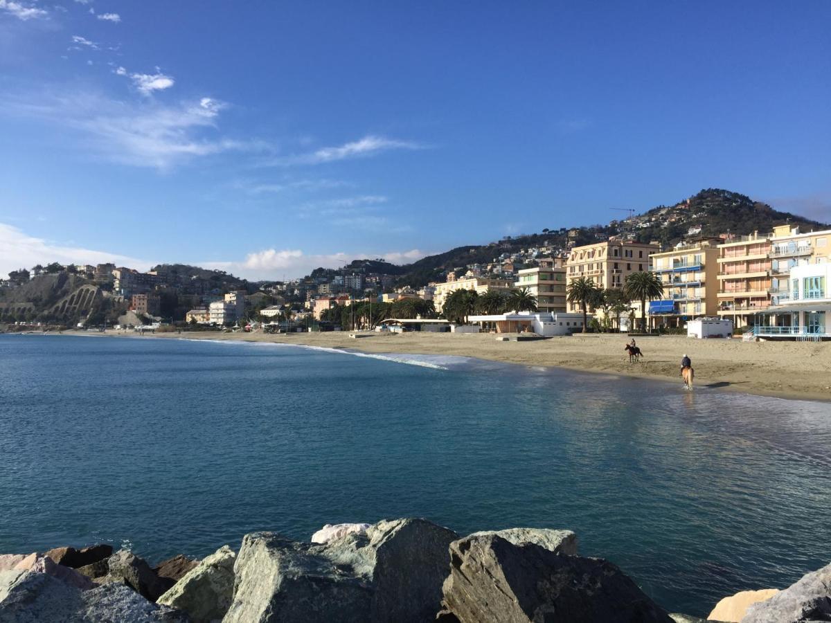 Il Mare In Piazza Apartment Albisola Superiore Exterior photo