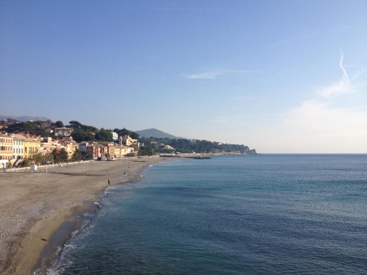 Il Mare In Piazza Apartment Albisola Superiore Exterior photo